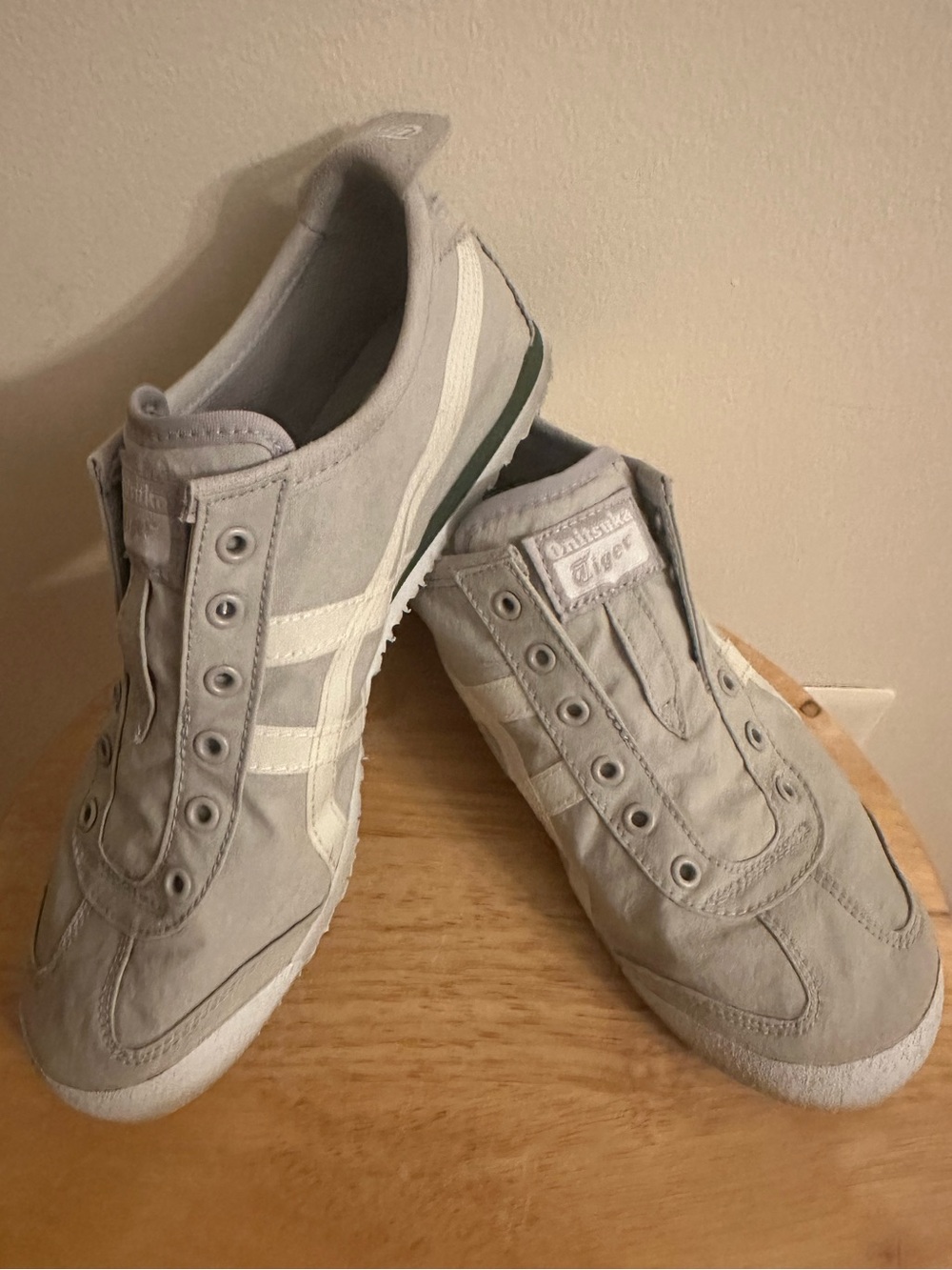 🐯 ONITSUKA TIGER 🐯 by ASICS slip-on Sneakers